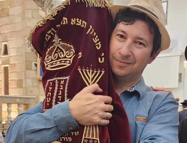 Алекс Левин