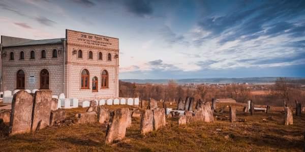 Место захоронения Баал-Шем-Това в Меджибоже