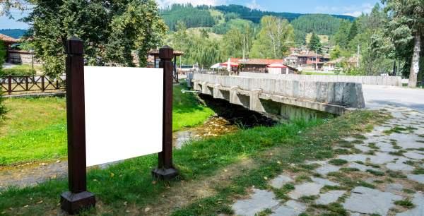 Рекламный щит