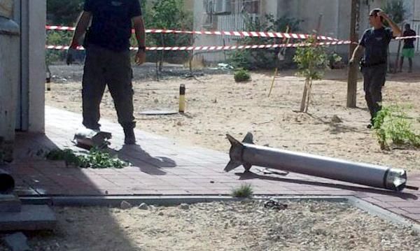 Ракета упала возле шести газовых баллонов (фото: Гали Гинат)