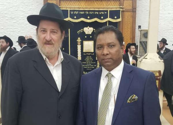 Рав Коэн и Хоссейн в 770