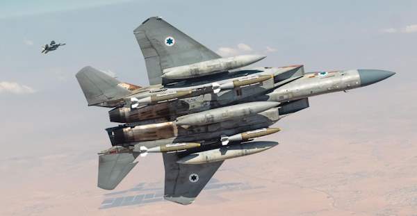  F-15I летит в Иран