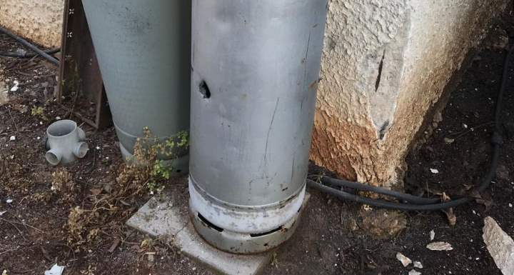 Осколок попал в баллон с газом, но чудом не произошло взрыва!