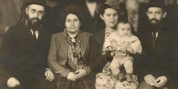 Яаков-Йосеф и его жена, Цивья и Довид Бравман с дочкой, 1946 г.